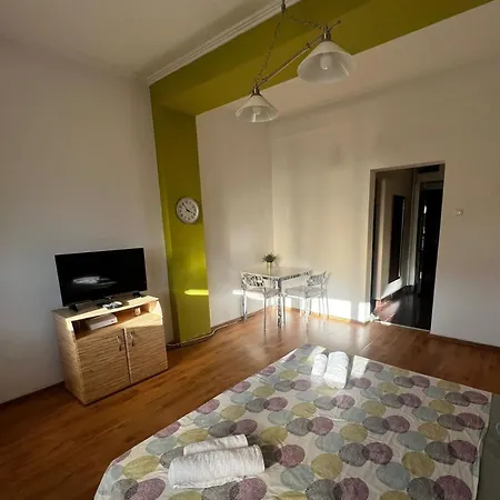 Lazynest - With Balcony On Magheru Bükreş