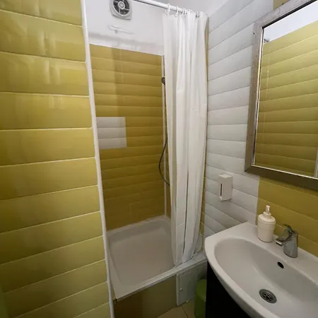 Lazynest - With Balcony On Magheru Апартаменты *